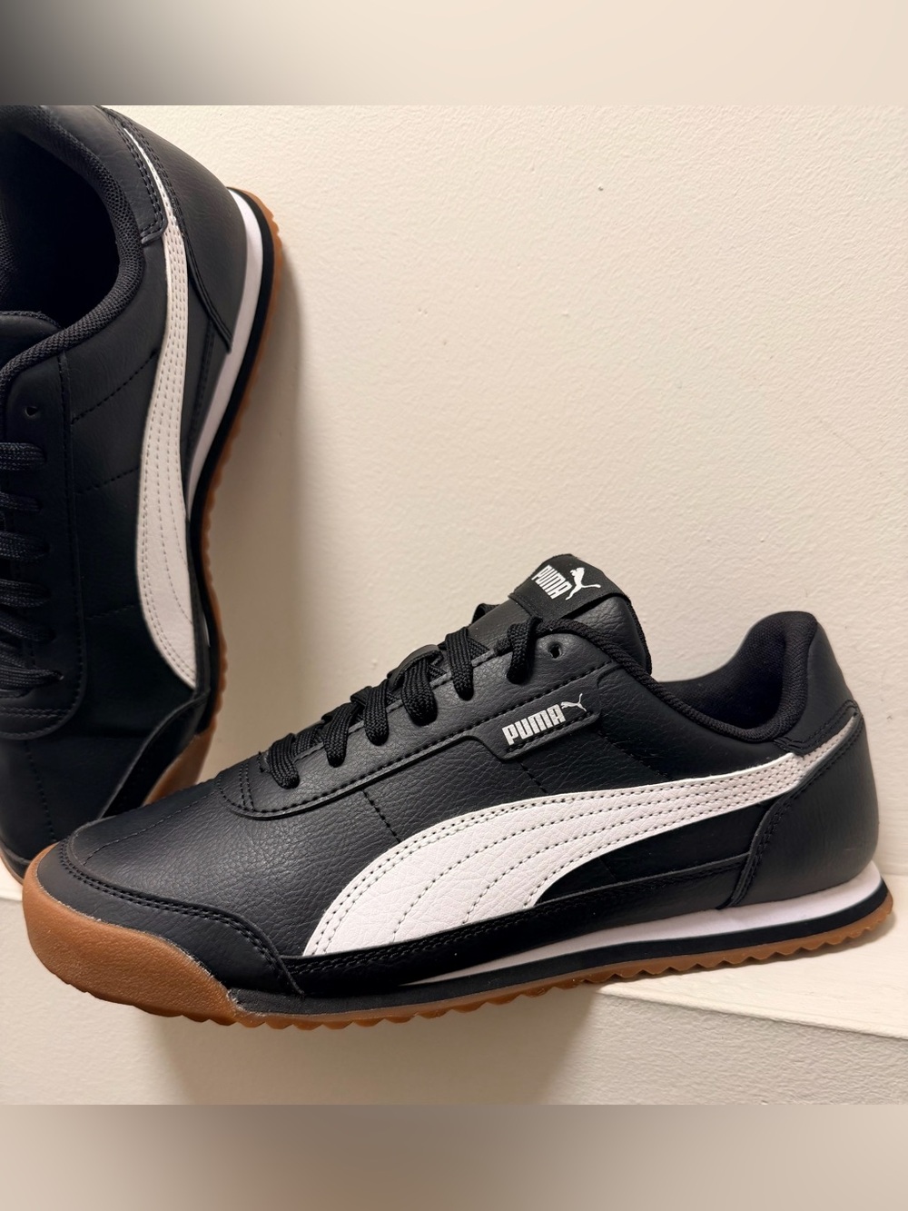 NWOT Puma Turino II Women’s Sneakers Black/White Gum Sole Size 7 No Box - Picture 4 of 6